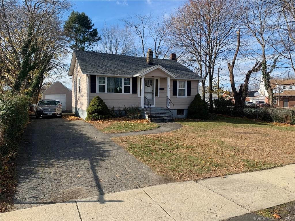 355 Lordship Rd, Stratford, CT 06615