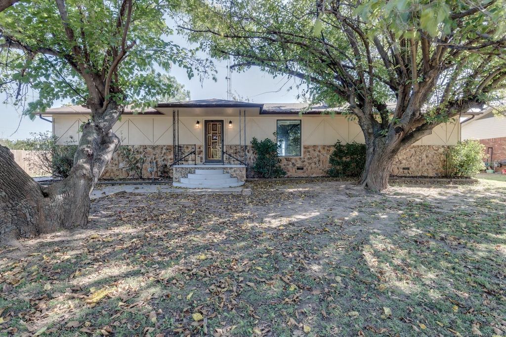 302 Sooner Rd, Holdenville, OK 74848 Trulia