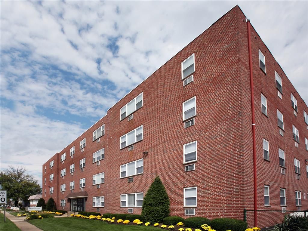 277 S White Horse Pike, Audubon, NJ 08106