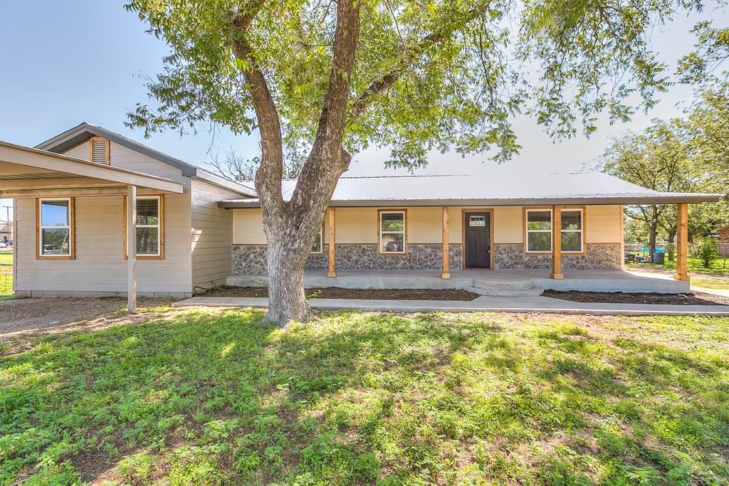 8702 N  Grape Creek Rd, San Angelo, TX 76901