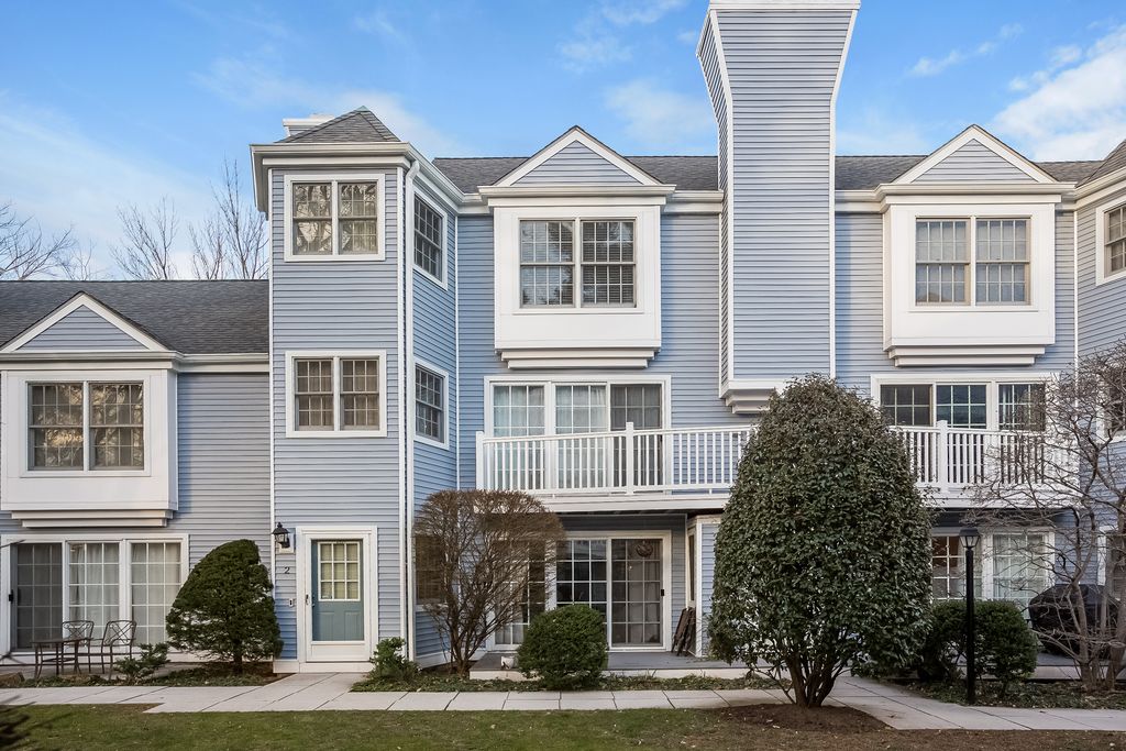 118 Grove St #2, Stamford, CT 06901