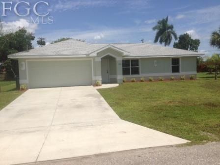 923 SE 31st St, Cape Coral, FL 33904