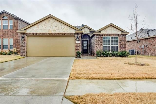 1112 Cheyenne Dr, Aubrey, TX 76227