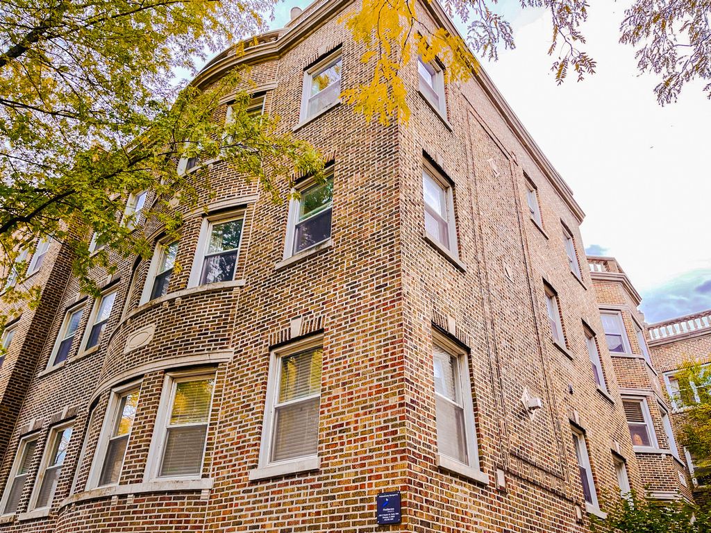 1041 W Glenlake Ave #3, Chicago, IL 60660