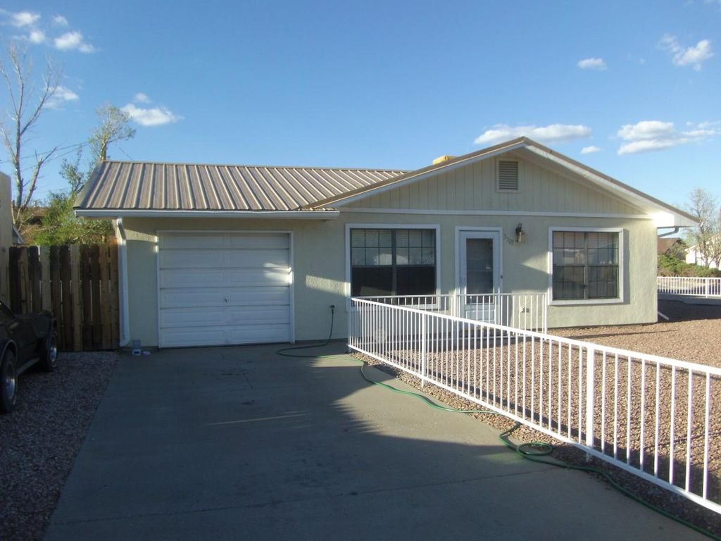 3703 Ciniza Dr, Gallup, NM 3 Bed, 1.5 Bath SingleFamily 3703 Ciniza Dr, Gallup, NM 3 Bed, 1.5 Bath SingleFamily