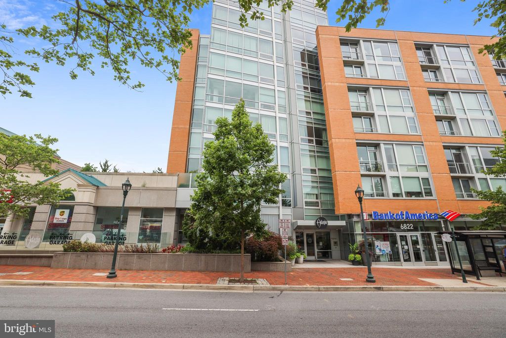 6820 Wisconsin Ave #4005, Chevy Chase, MD 20815