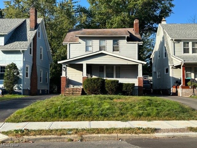 928 Dresden Rd, Cleveland Heights, OH 44112