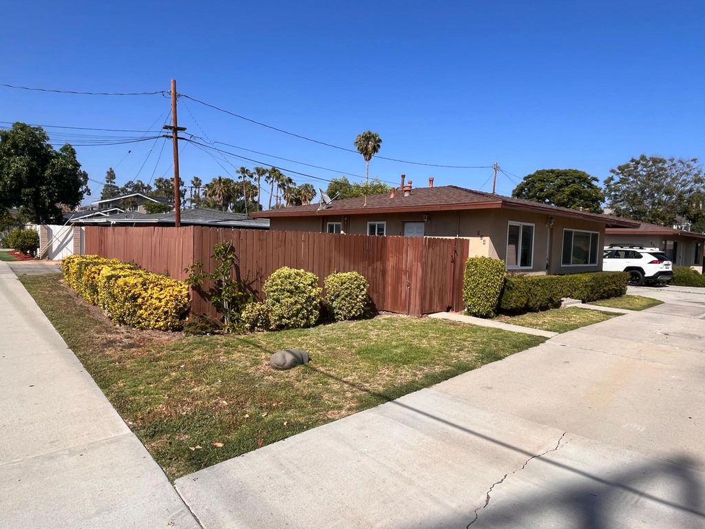 726 N Angelina Dr, Placentia, CA 92870