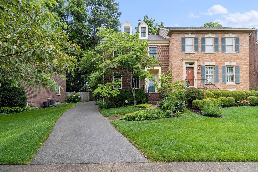 389 Plainview Rd, Lexington, KY 40517