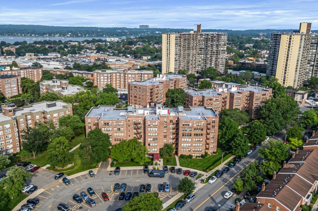18-55 Corporal Kennedy St #6H, Bayside, NY 11360
