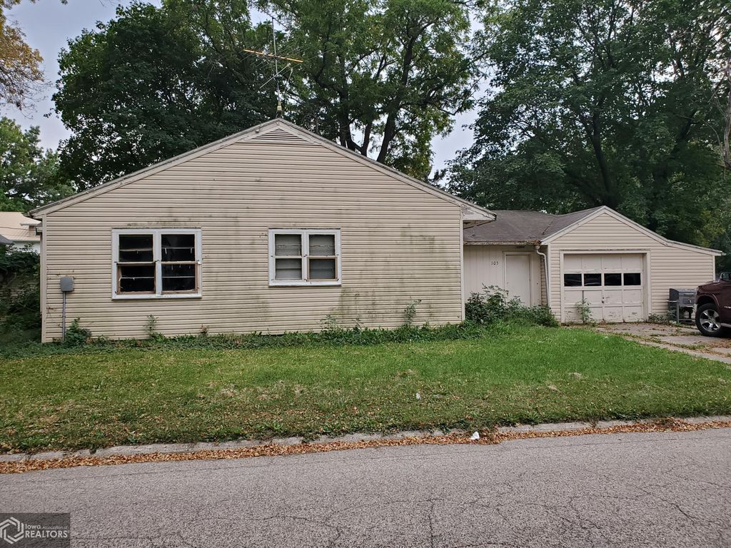 105 W 4th St, Early, IA 51053
