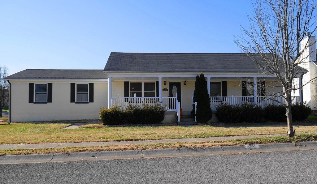 100 Calumet Ct, Elizabethtown, KY 42701