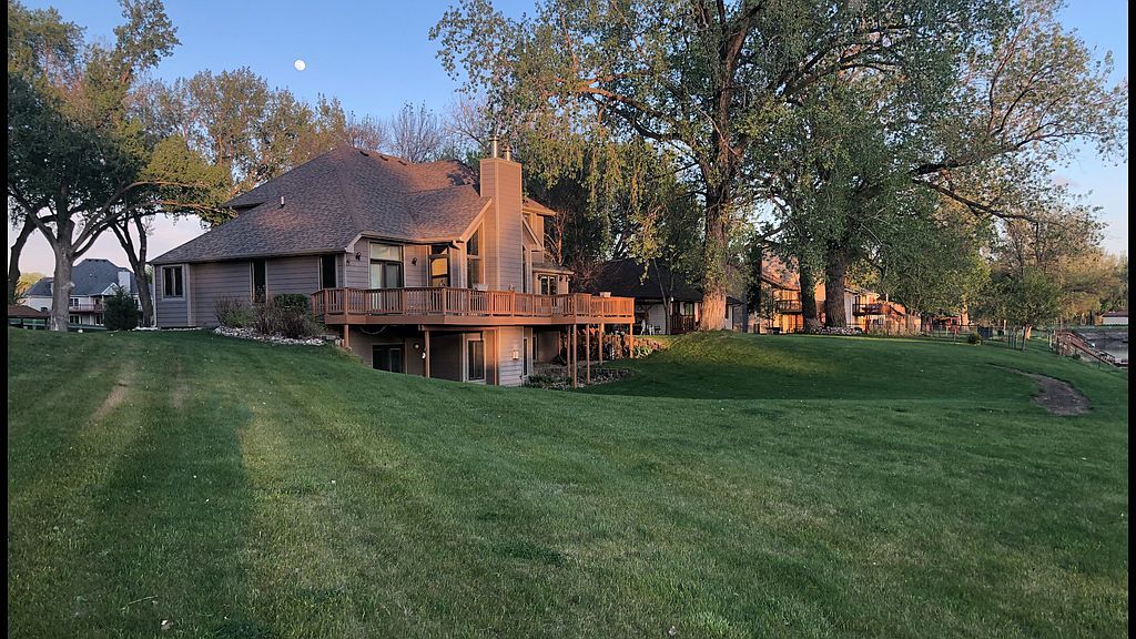 63 Sunset Dr, Dakota Dunes, SD 4 Bed, 4 Bath SingleFamily Home 9