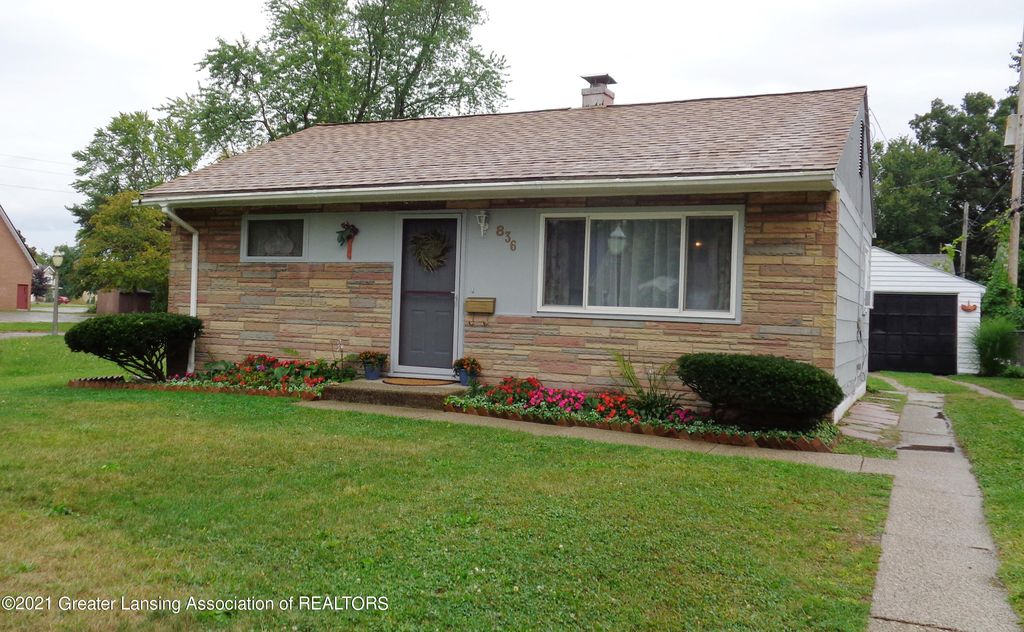 836 Maplehill Ave, Lansing, MI 48910