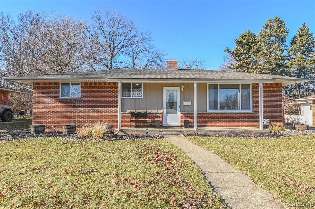 1046 Outer Dr, Fenton, MI 48430 Trulia