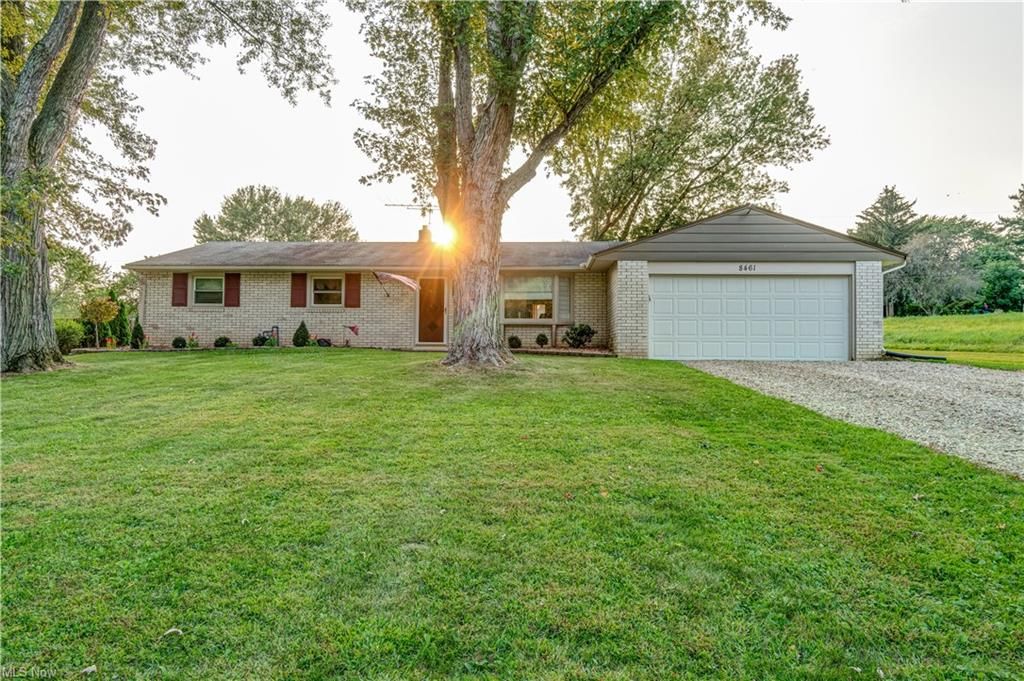 8461 E Wadora Cir NW, North Canton, OH 44720