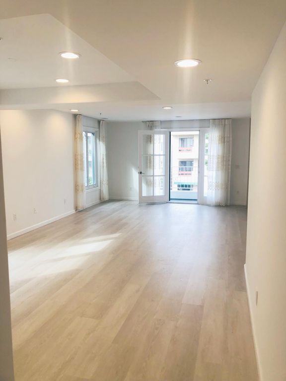 1534 Amherst Ave #301, Los Angeles, CA 90025