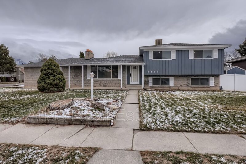 1446 E 6710 S, Cottonwood Heights, UT 84121