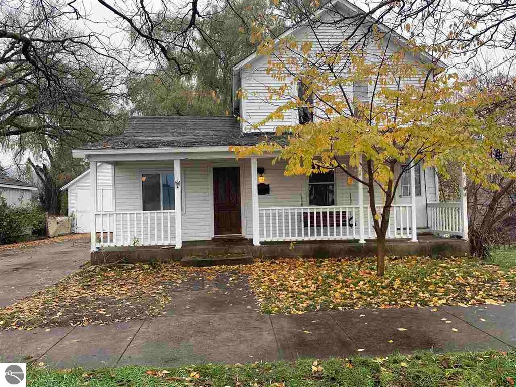 119 Cottage St, Cadillac, MI 49601