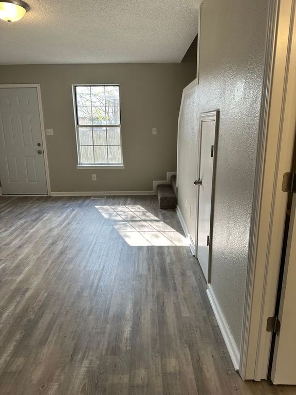 214 W  Madison St #B, Springfield, MO 65806