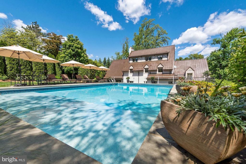 5400 Bradley Blvd, Bethesda, MD 20814
