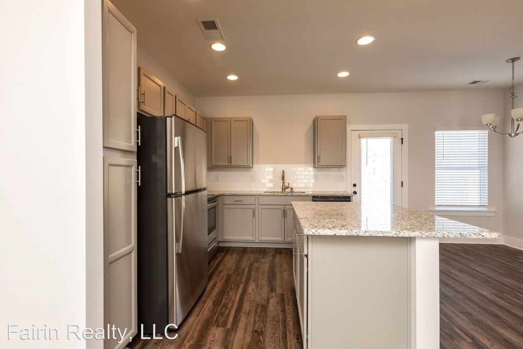1236 Shades Trce, Irondale, AL 35210