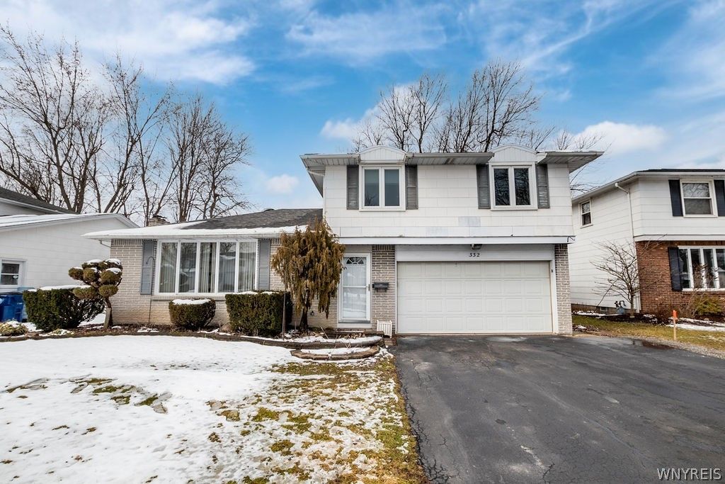 332 Sprucewood Ter, Williamsville, NY 14221