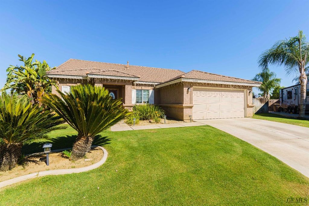 11703 Apple Valley Ct, Bakersfield, CA 93312