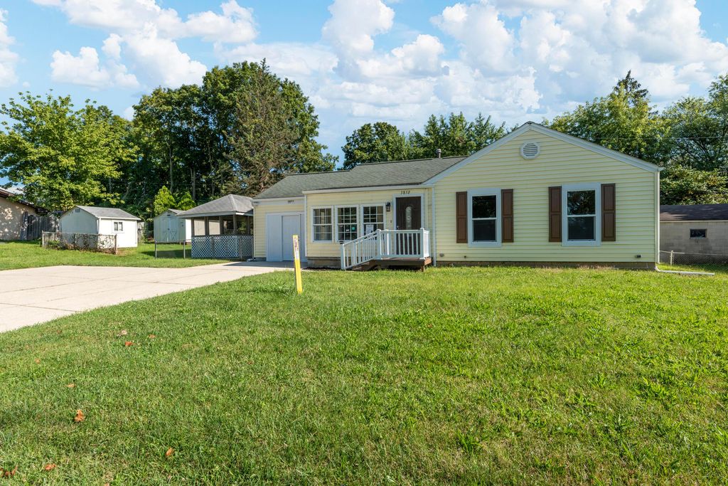 3852 Clime Rd, Columbus, OH 43228
