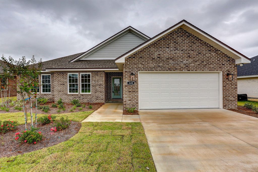 3640 Cedar Park Dr, Panama City, FL 32404