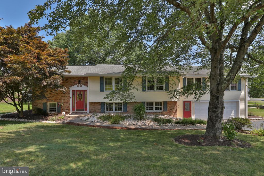 375 Pershing Dr, Orwigsburg, PA 17961