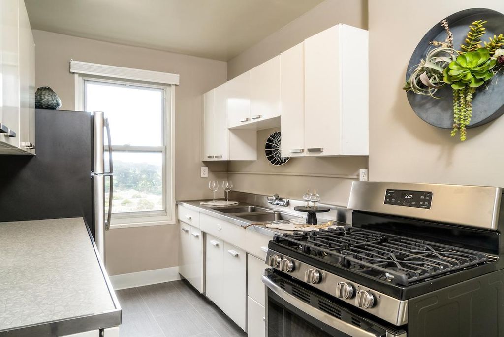 3711 19th Ave, San Francisco, CA 94132