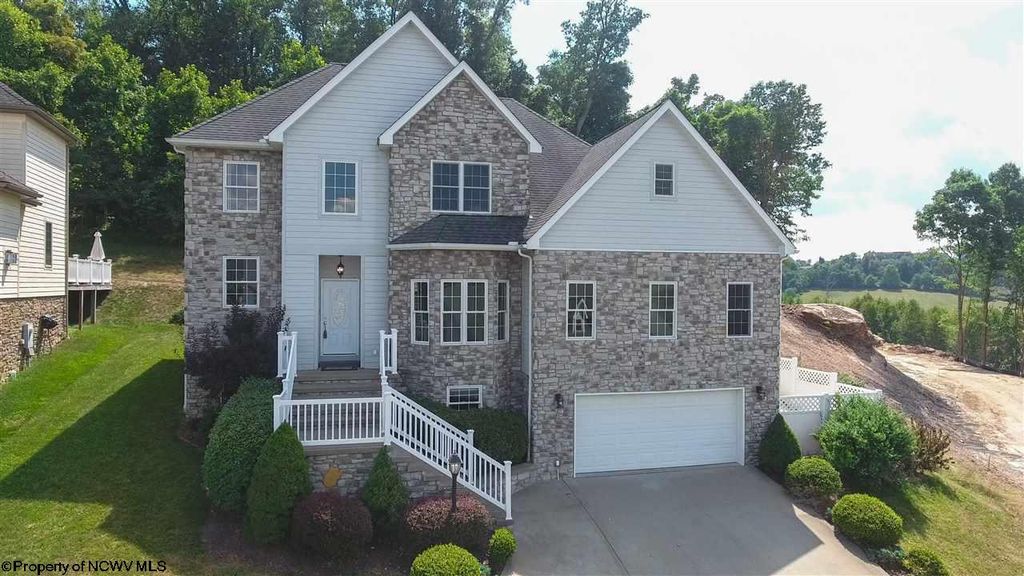 185 Donna Ave, WV 26505 4 Bed, 5 Bath Single