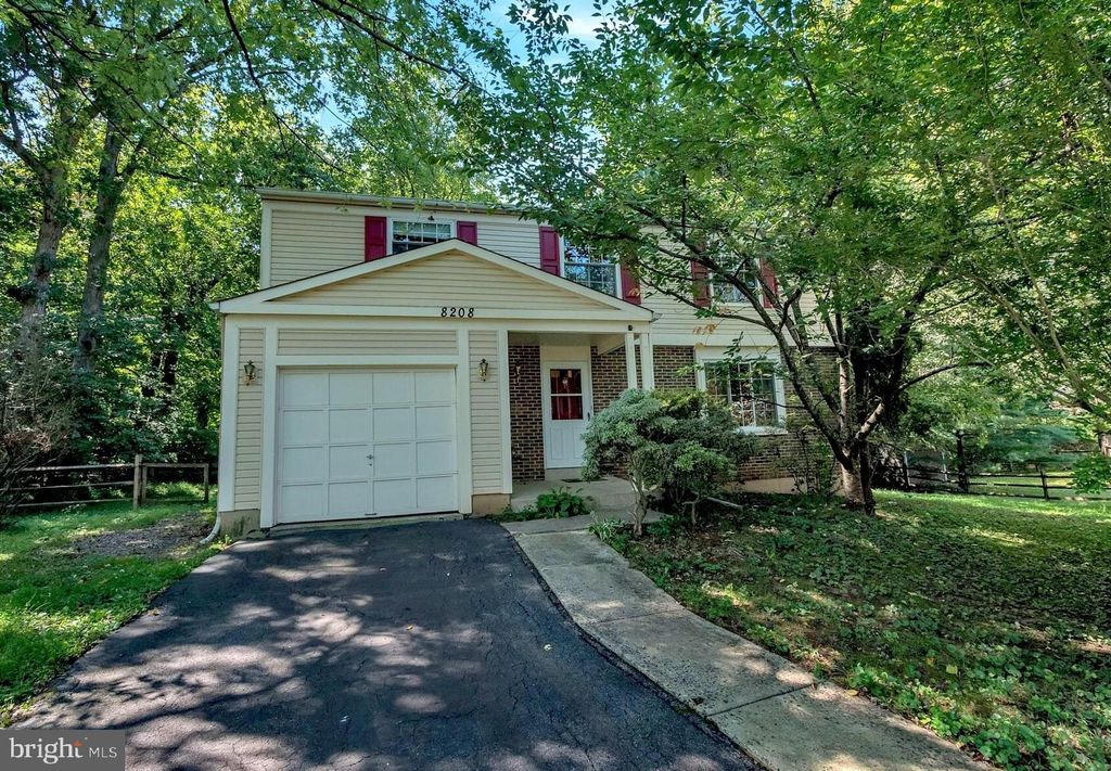 8208 Brucar Ct, Gaithersburg, MD 20877