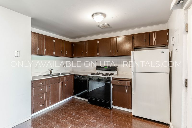 1494 Lancelot Dr, Provo, UT 84601