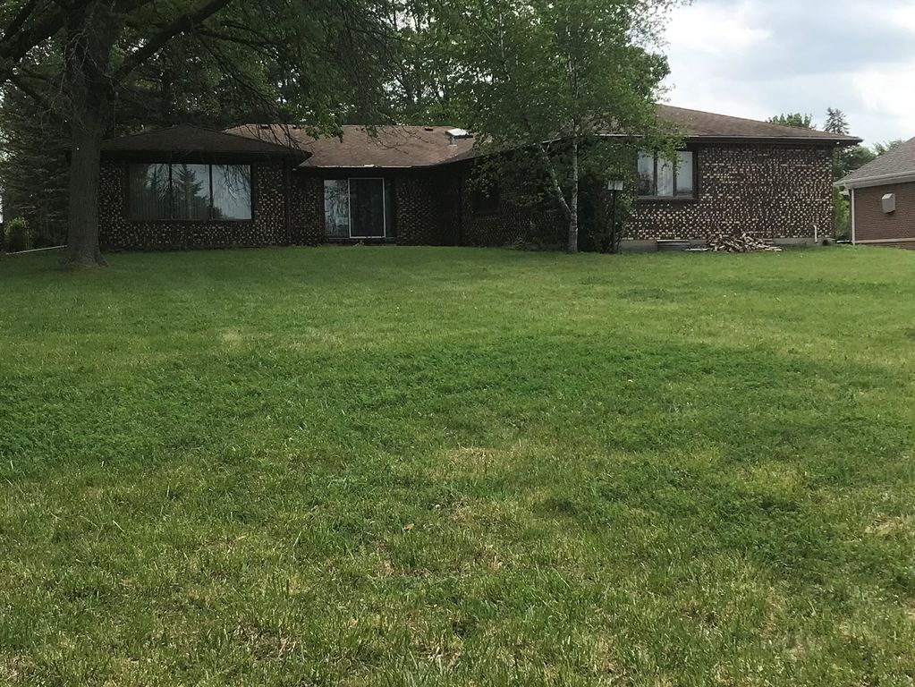 3475 Whirlaway Dr, Northbrook, IL 60062