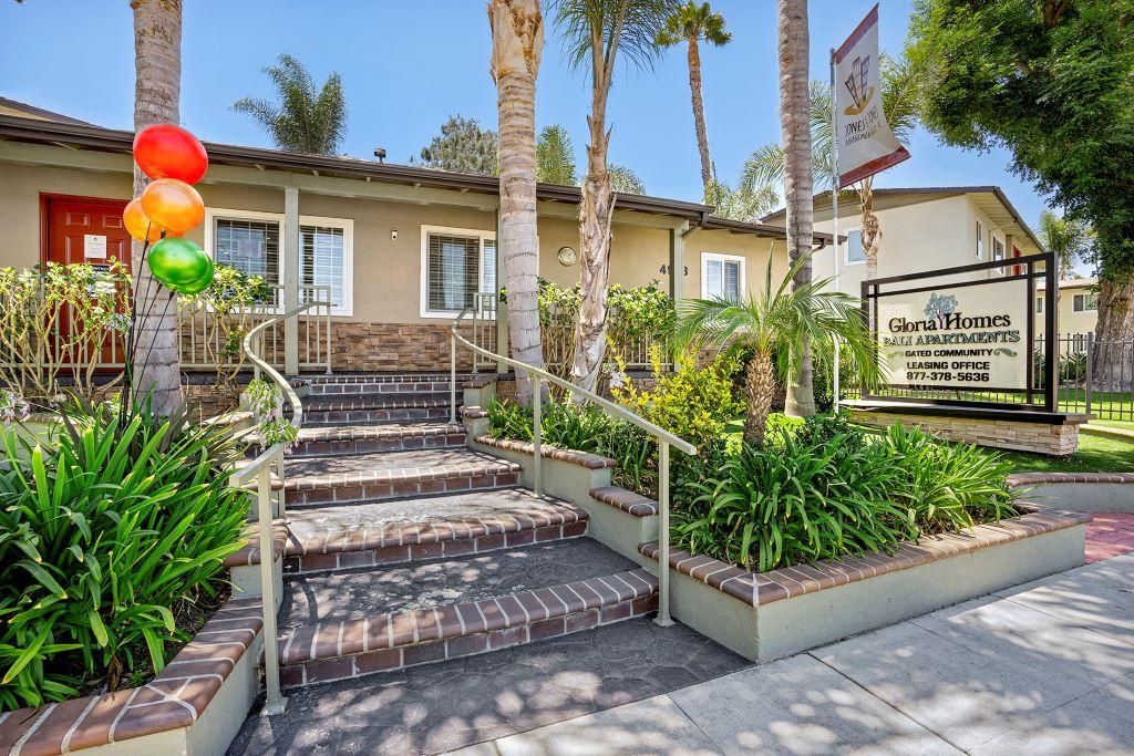 century apartments usc