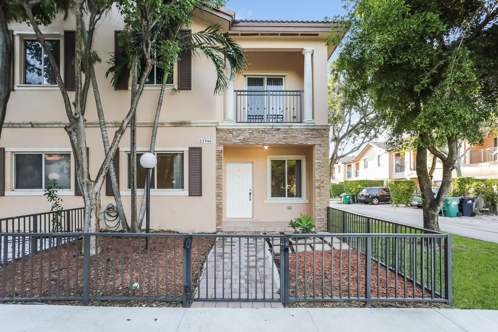 22946 SW 112th Pl, Miami, FL 33170