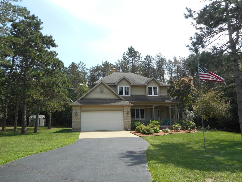 1480 Black Hills South Dr, Kent City, MI 4 Bed, 3 Bath SingleFamily