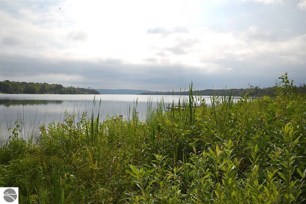 4275 Clam Lake Dr, Bellaire, MI 2 Bed, 2 Bath SingleFamily Home 22 Photos Trulia