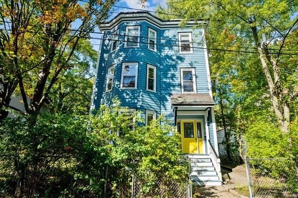 13 Oakdale St #2, Jamaica Plain, MA 02130