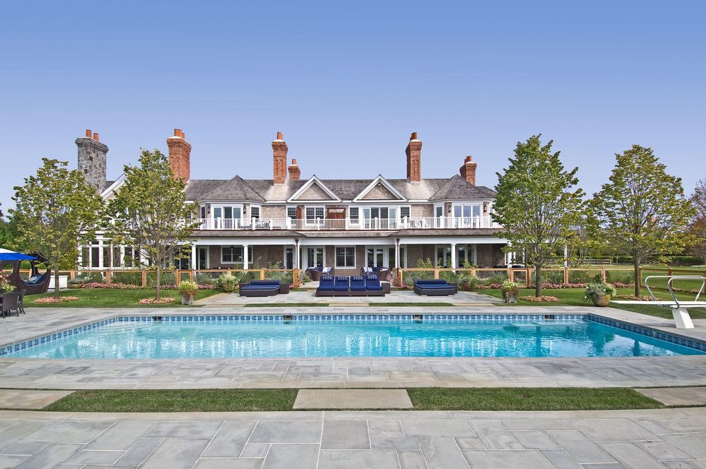 612 Halsey Ln, Bridgehampton, NY 11932