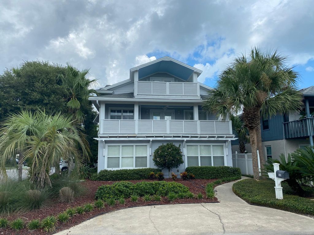 132 Hopkins St, Neptune Beach, FL 32266