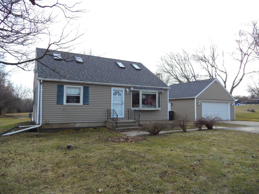 11705 W Layton Ave, Greenfield, WI 53228 Trulia