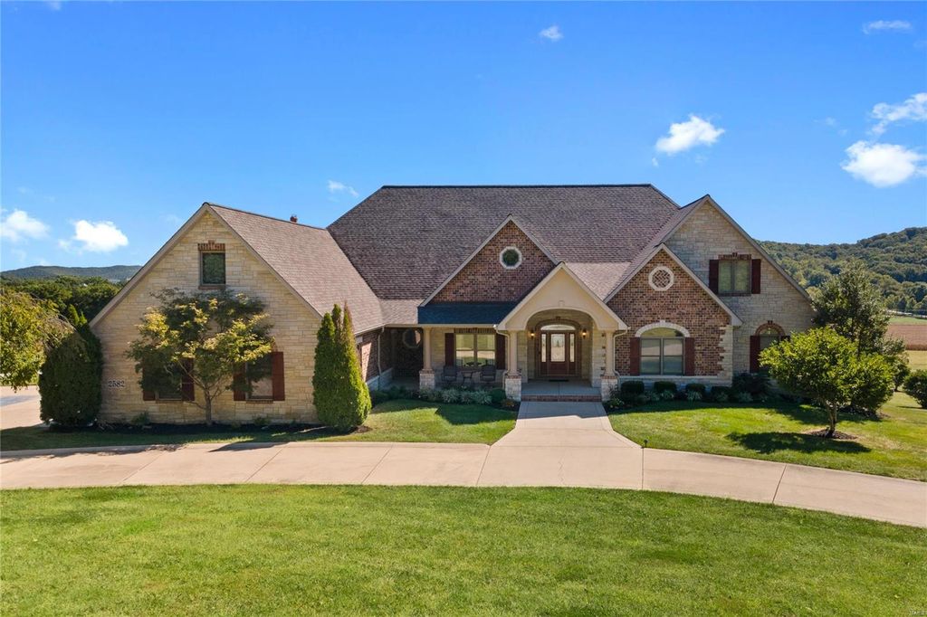 2582 Sunrise Dr, Eureka, MO 63025