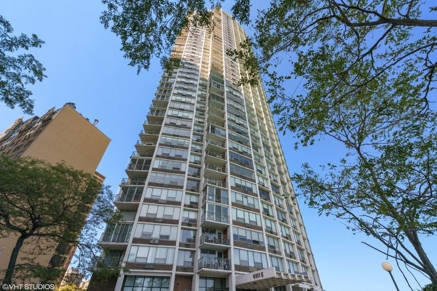 6101 N Sheridan Rd #17B, Chicago, IL 60660