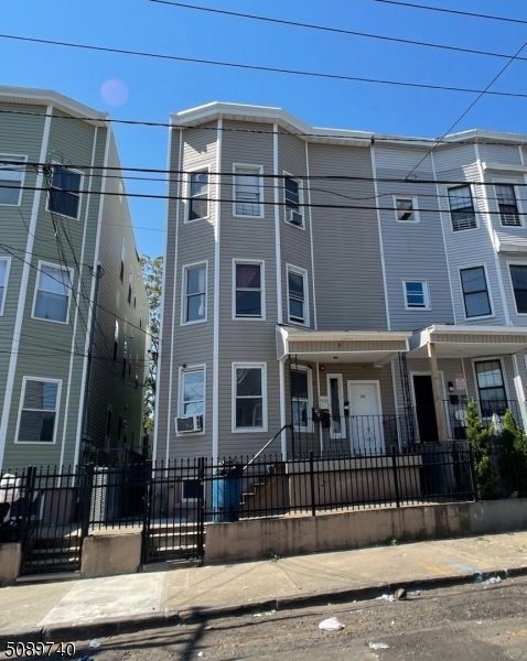 24 17th Ave, Paterson, NJ 07501