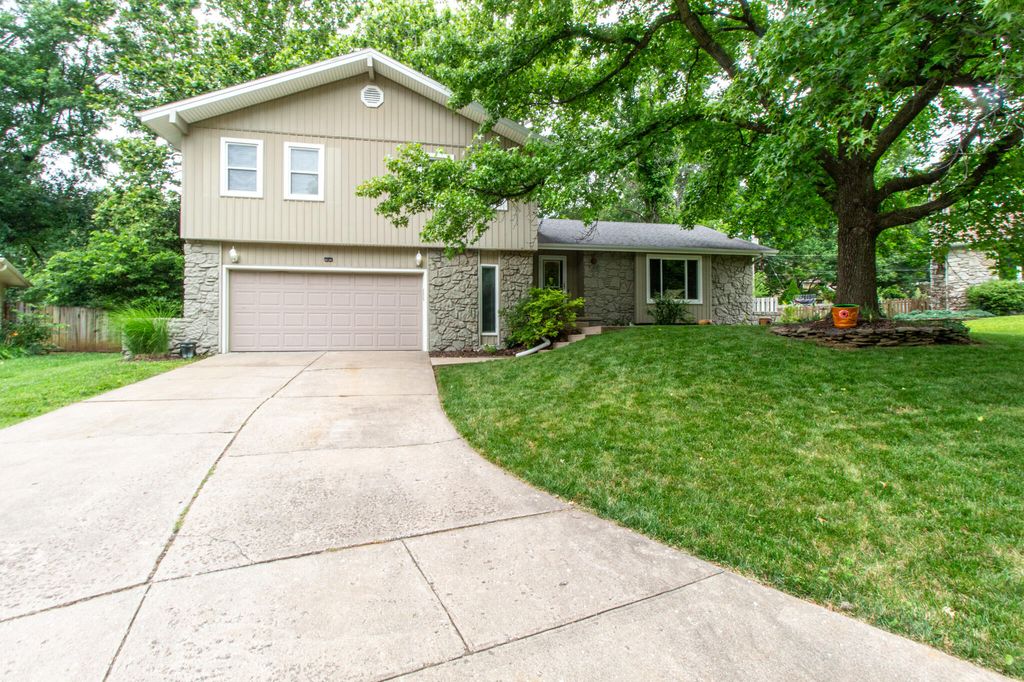 3466 E Blueridge Street, Springfield, MO 65809 SingleFamily Home for
