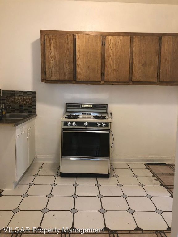 4030 Pulaski St, East Chicago, IN 46312