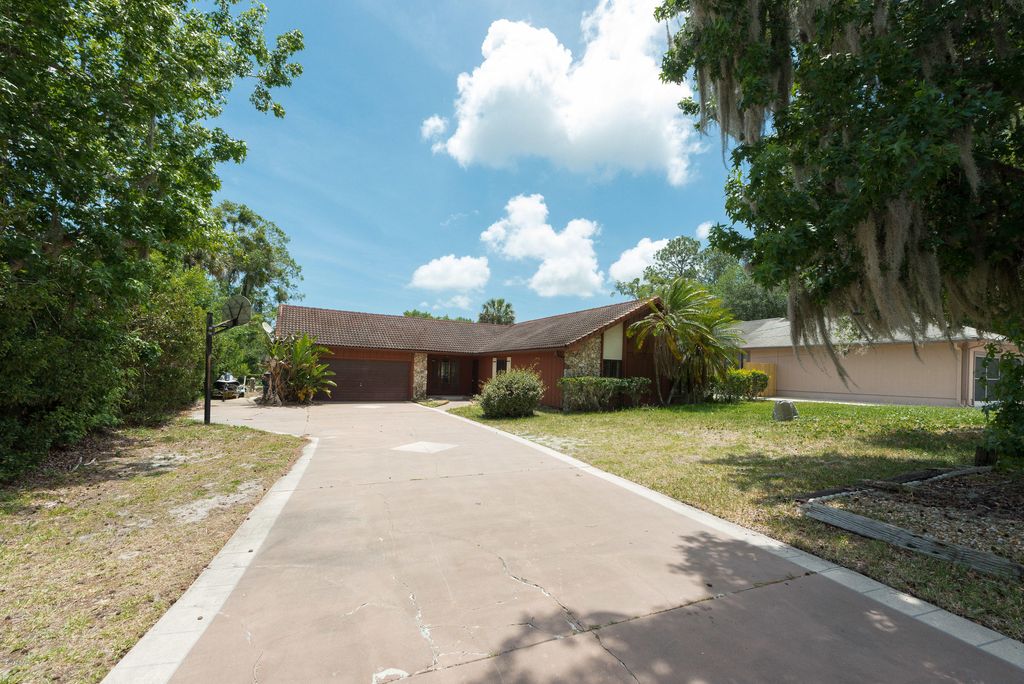 41 N Tymber Creek Rd, Ormond Beach, FL 3 Bed, 2 Bath SingleFamily